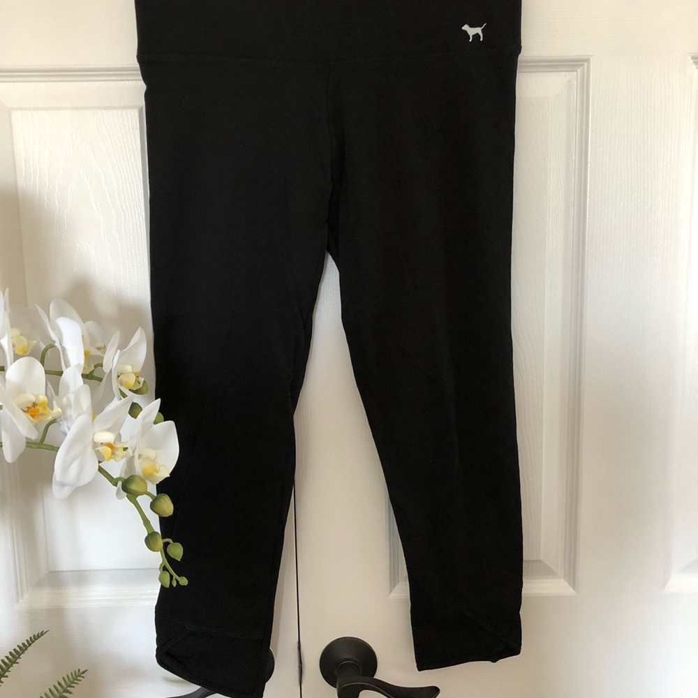 PINK Victoria’s Secret Mid-Calf Yoga Leggings